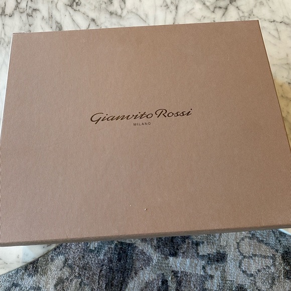 Gianvito Rossi black leather bootie size 38 (european) and 7.5 US - Picture 2 of 4